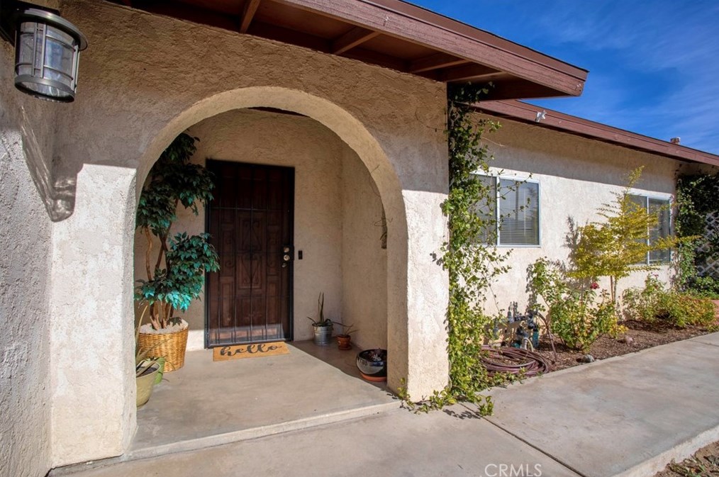 32232 Topaz Rd, Lucerne Valley CA  92356-8563 exterior