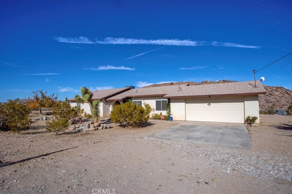 32232 Topaz Rd, Lucerne Valley CA  92356-8563 exterior