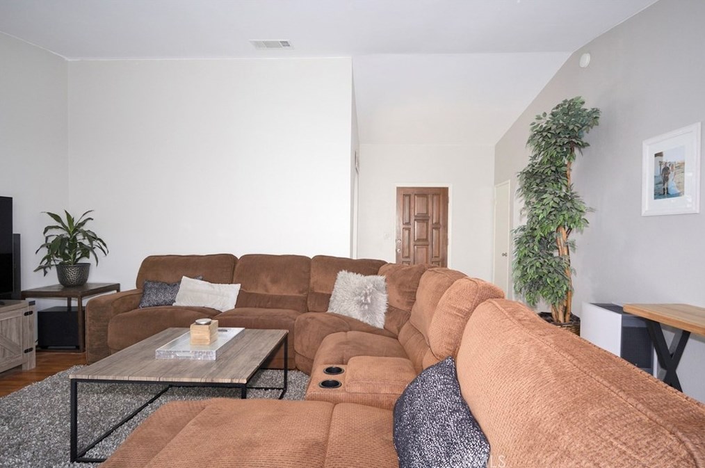 32232 Topaz Rd, Lucerne Valley CA  92356-8563 exterior
