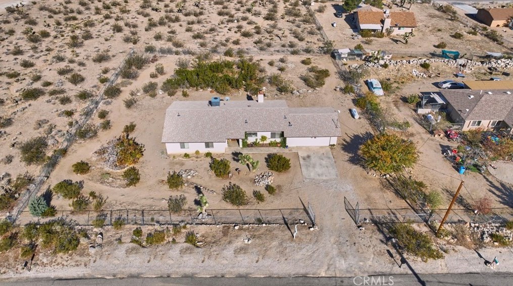 32232 Topaz Rd, Lucerne Valley CA  92356-8563 exterior