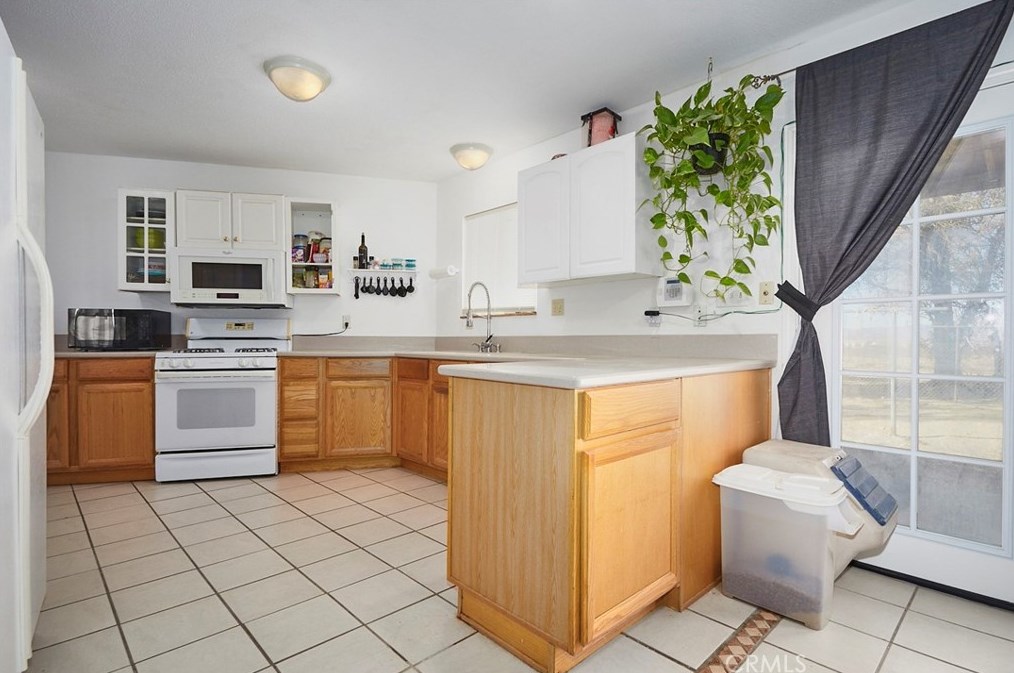 35430 Sage St, Lucerne Valley CA  92356-8240 exterior
