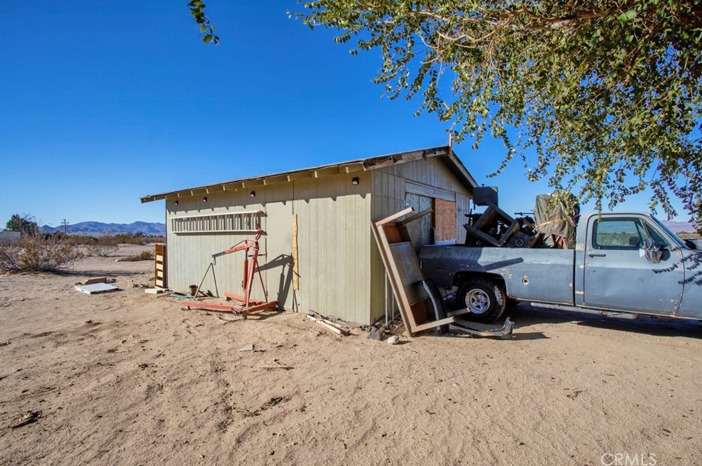 35430 Sage St, Lucerne Valley CA  92356-8240 exterior