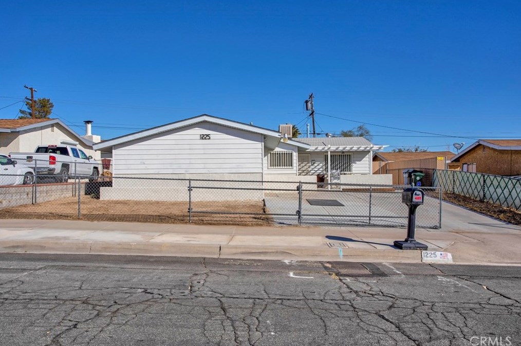 1225 Elizabeth St, Barstow, CA 92311-4013