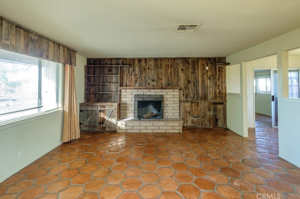 14875 Dakota Rd, Apple Valley CA  92307-3511 exterior