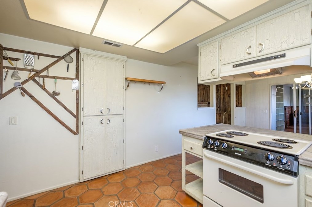 14875 Dakota Rd, Apple Valley CA  92307-3511 exterior