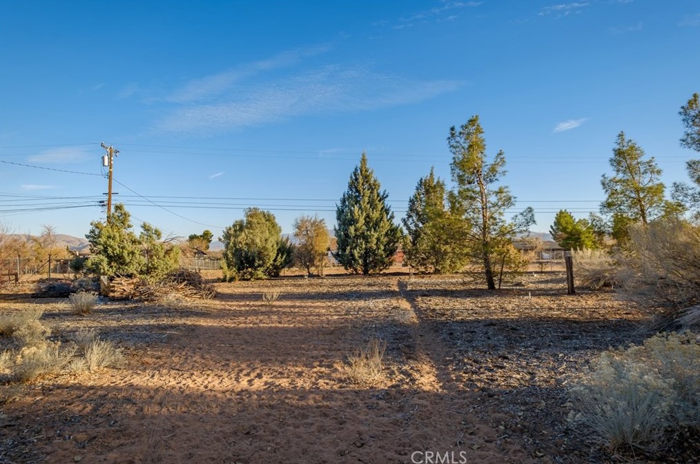 14875 Dakota Rd, Apple Valley CA  92307-3511 exterior