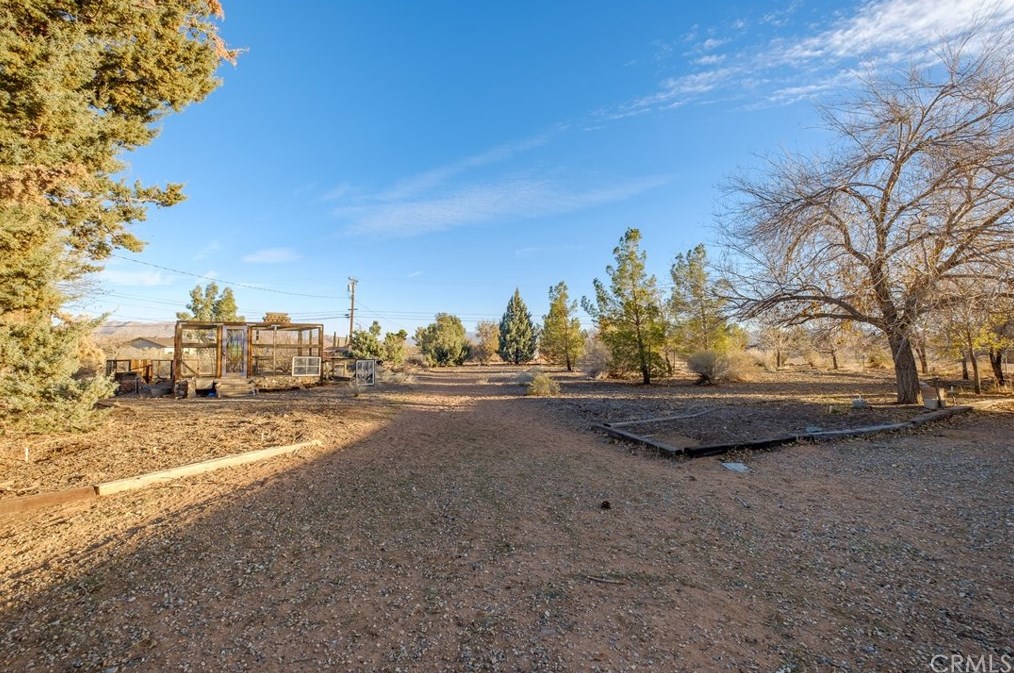 14875 Dakota Rd, Apple Valley CA  92307-3511 exterior