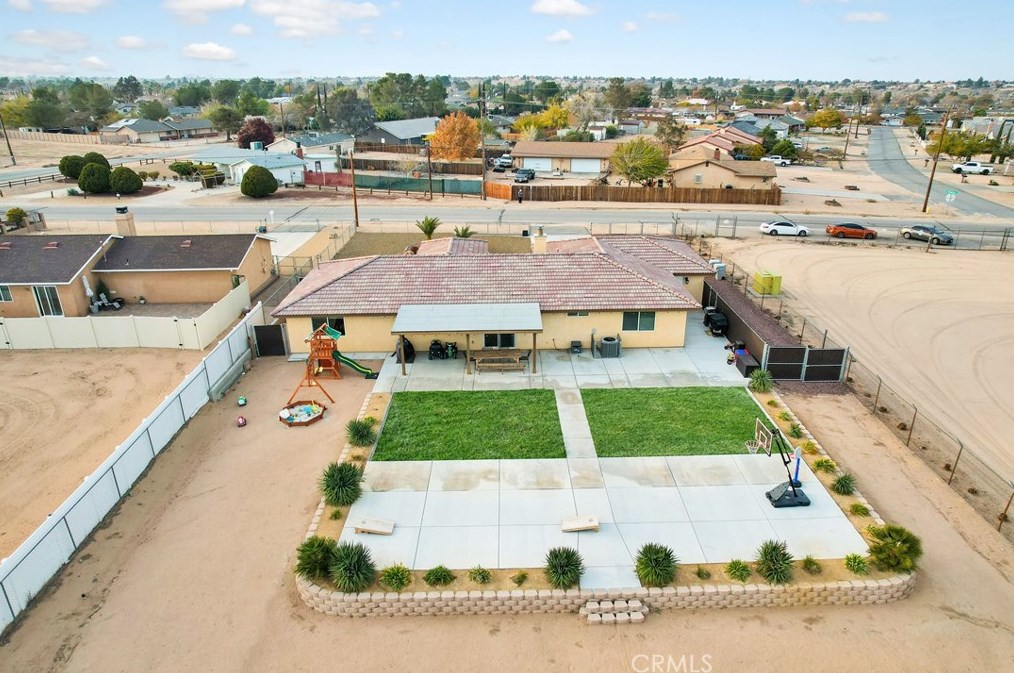 18281 Redding St, Hesperia CA  92345-7163 exterior