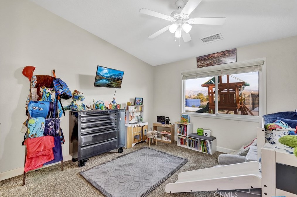 18281 Redding St, Hesperia CA  92345-7163 exterior