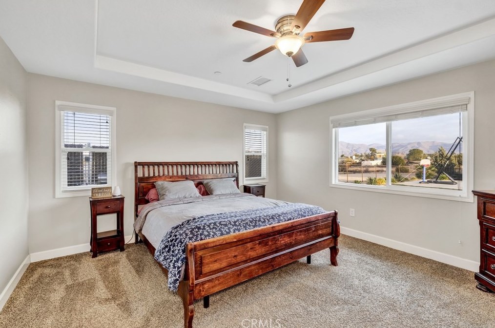 18281 Redding St, Hesperia CA  92345-7163 exterior