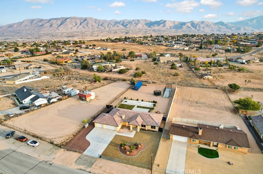 18281 Redding St, Hesperia CA  92345-7163 exterior