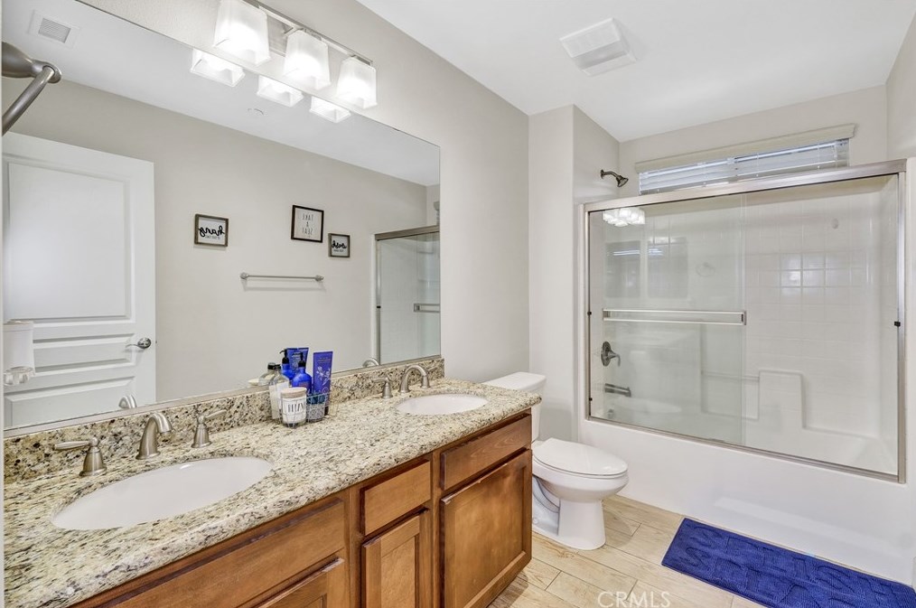 18281 Redding St, Hesperia CA  92345-7163 exterior