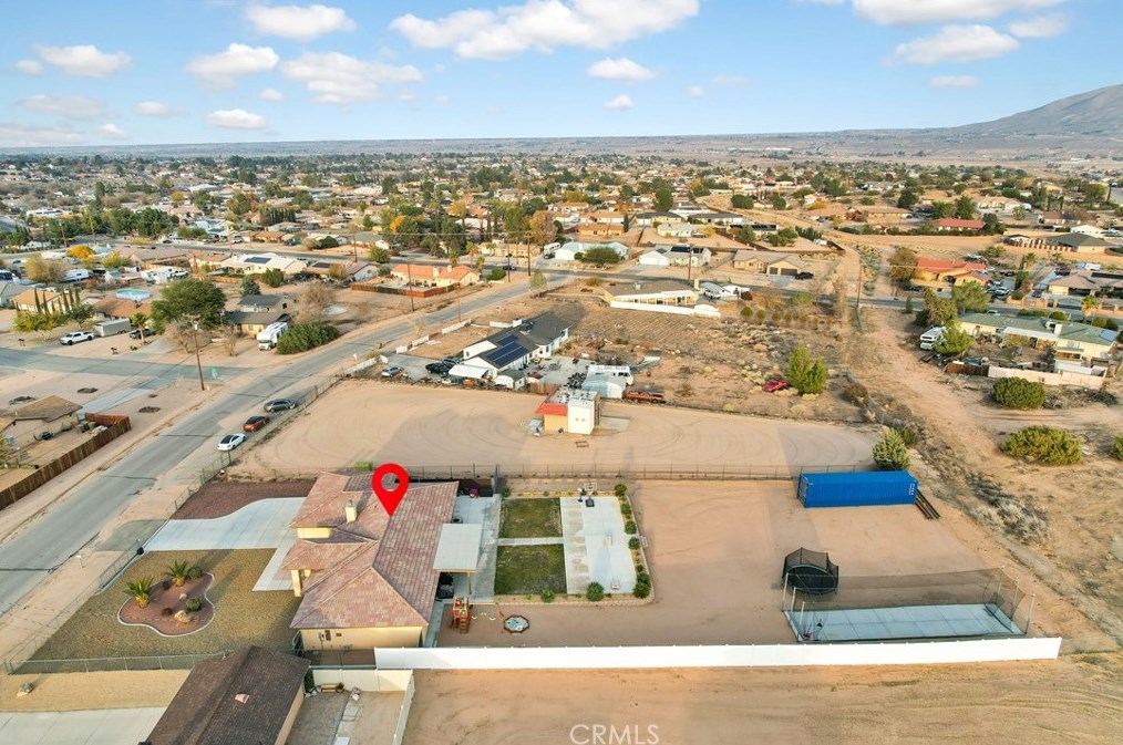 18281 Redding St, Hesperia CA  92345-7163 exterior