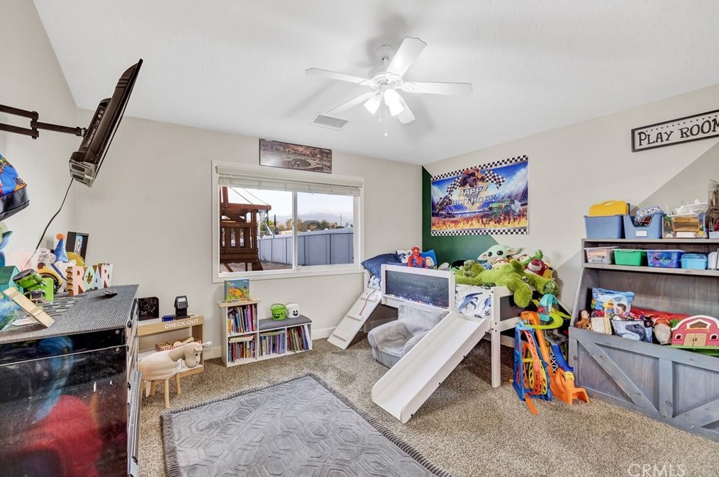 18281 Redding St, Hesperia CA  92345-7163 exterior