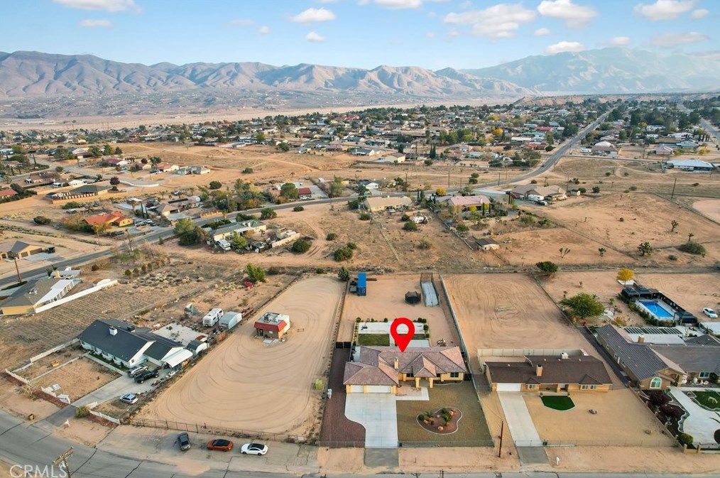 18281 Redding St, Hesperia CA  92345-7163 exterior