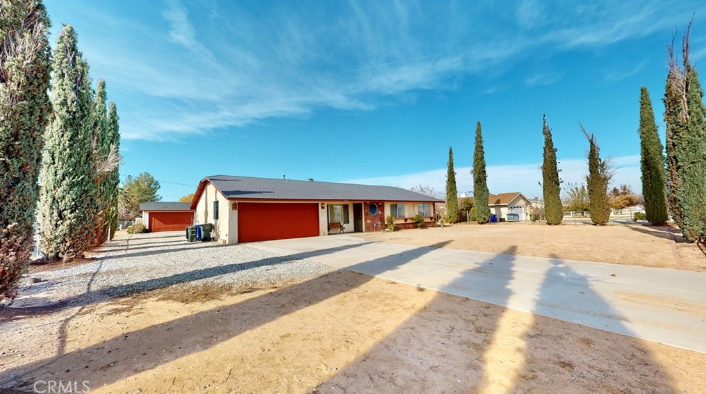 11138 Saratoga Rd, Apple Valley, CA 92308-7820