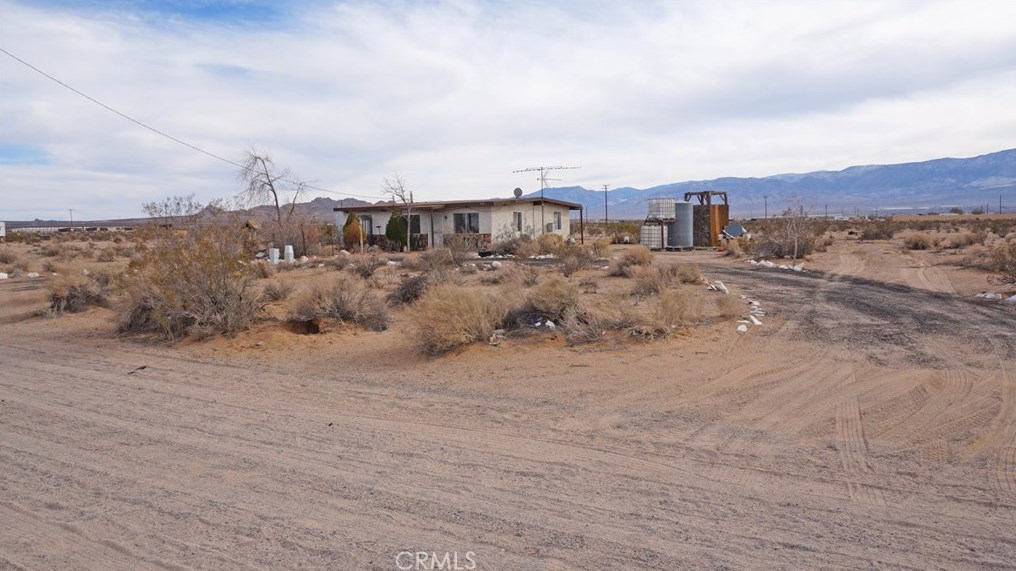 36325 Smoke Bush Rd, Lucerne Valley CA  92356-7511 exterior