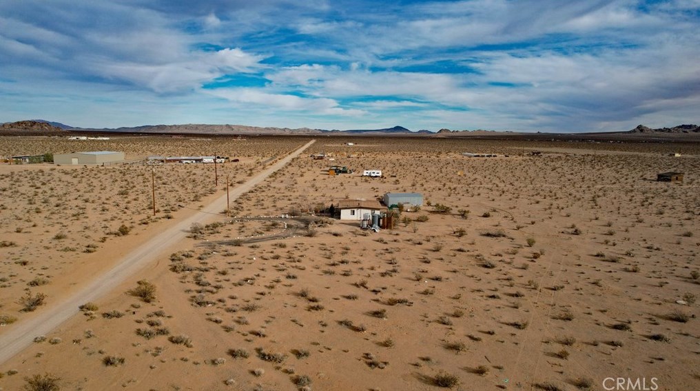 36325 Smoke Bush Rd, Lucerne Valley CA  92356-7511 exterior