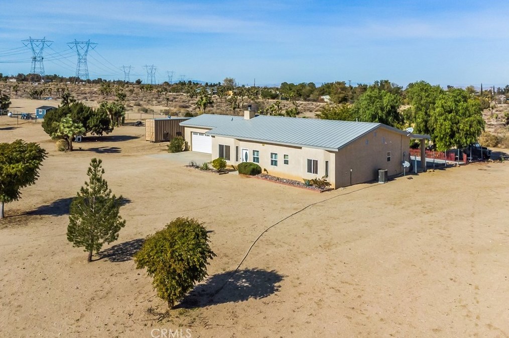 5620 Daisy Ln, Phelan, CA 92371-9810