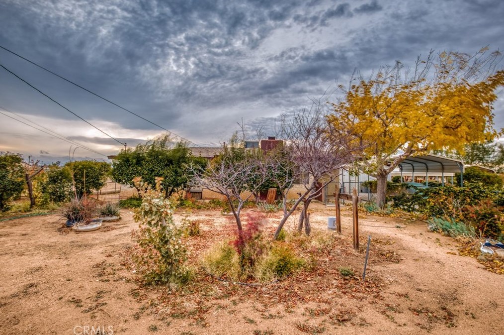 11498 2nd Ave, Hesperia, CA 92345-2155