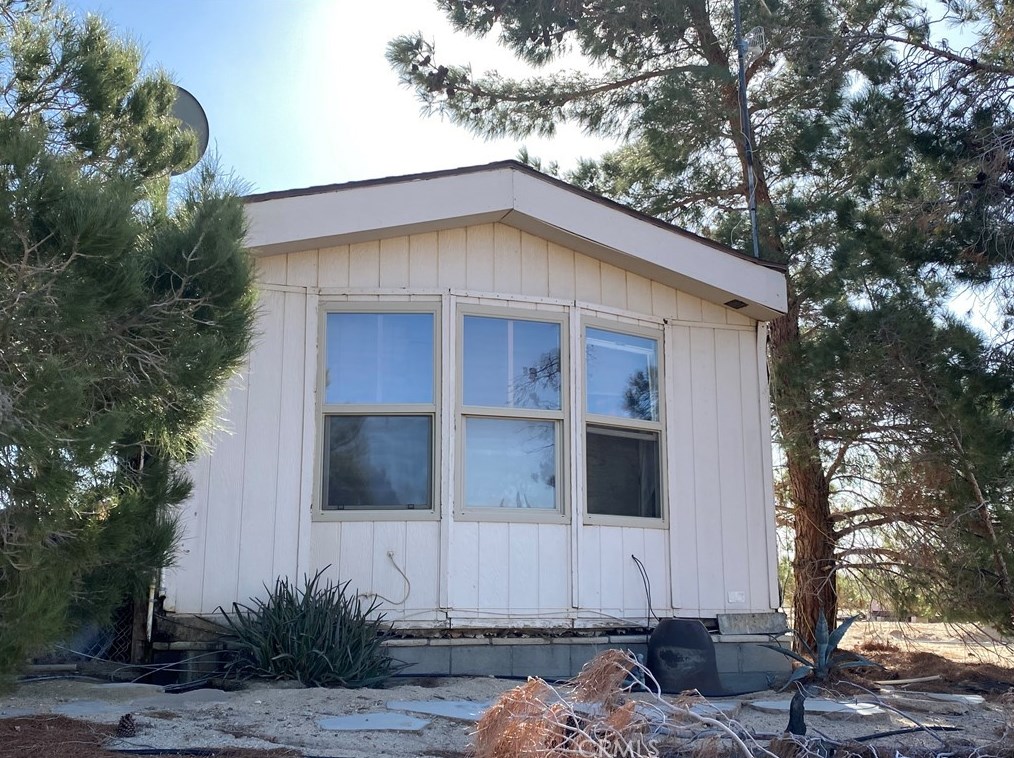 45603 Twin Lakes Dr, Newberry Springs, CA 92365-9782