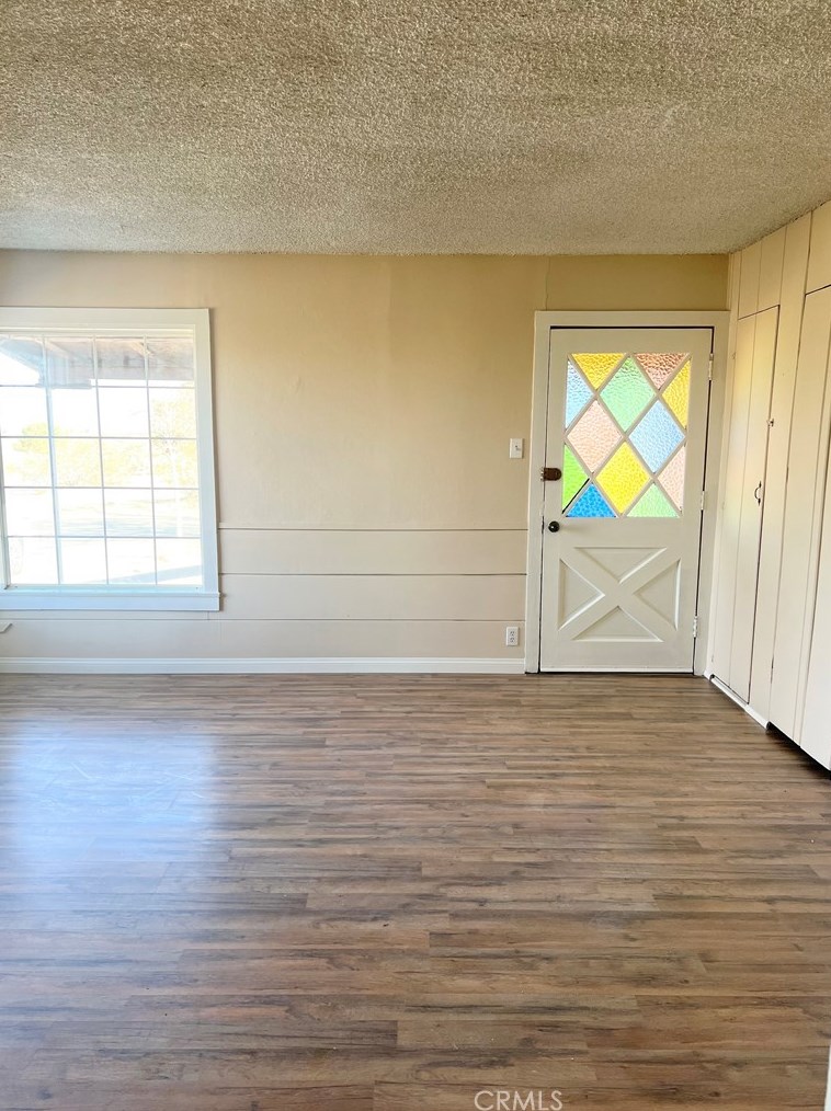 32621 Foothill Rd, Lucerne Valley, CA 92356-7651