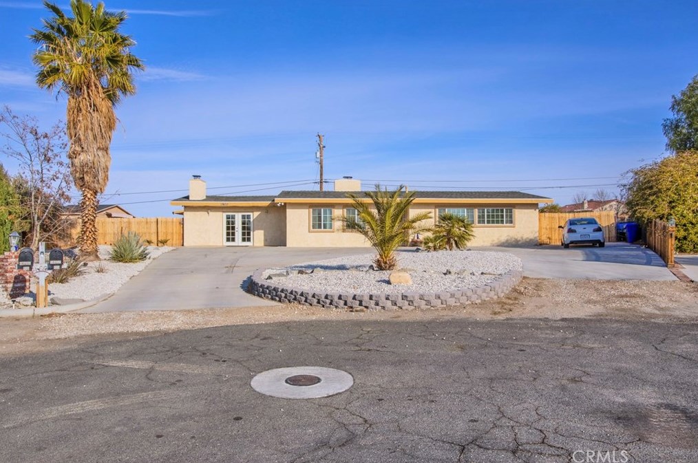 19450 Arcata Ct, Apple Valley, CA 92307-9706