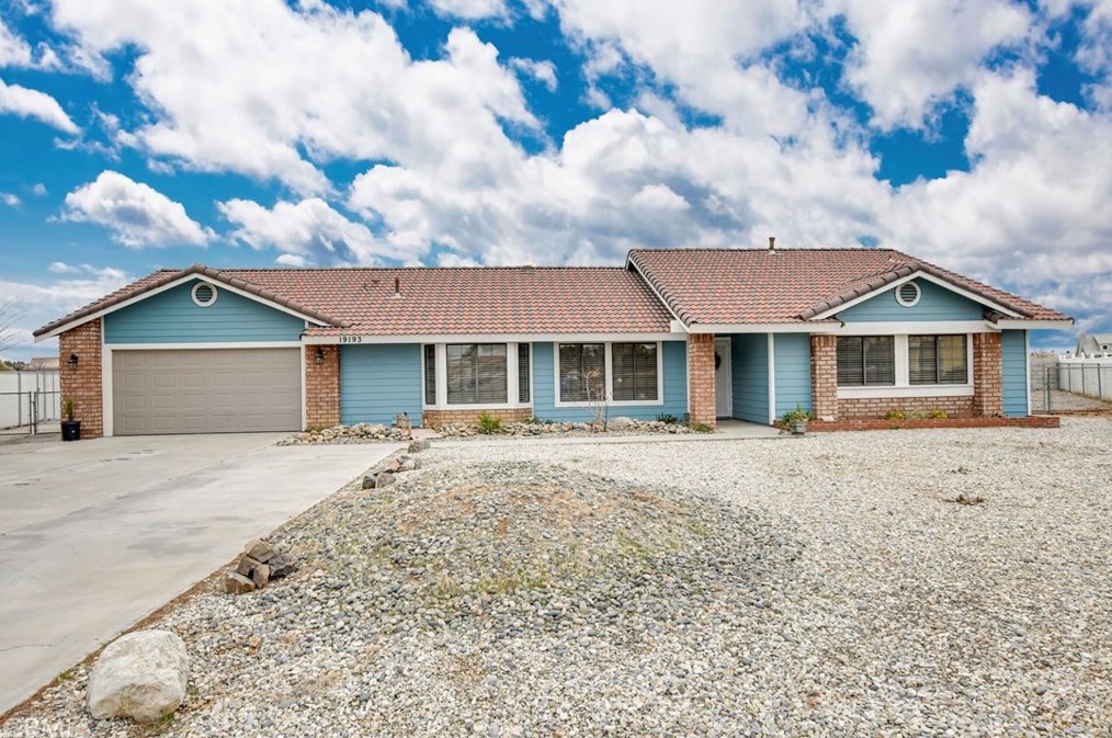 19193 Cochise Pl, Apple Valley, CA 92308