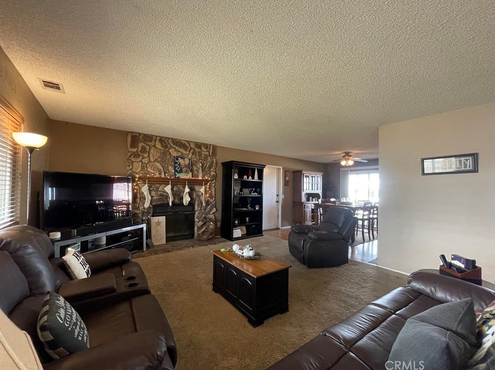 14088 Cajon St, Hesperia, CA 92345-4658