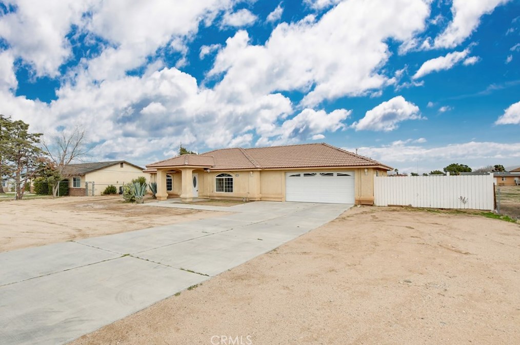 10721 Pinon Ave, Hesperia, CA 92345-2538