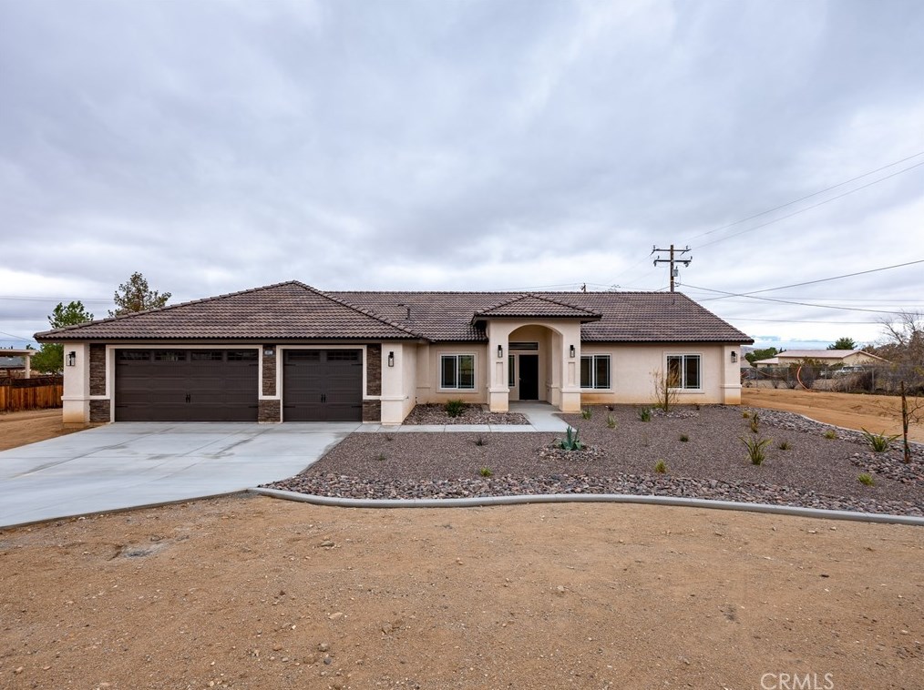 19011 Kaibab Rd, Apple Valley, CA 92307-1538