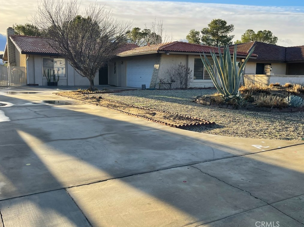 27935 Forest Ct, Helendale, CA 92342