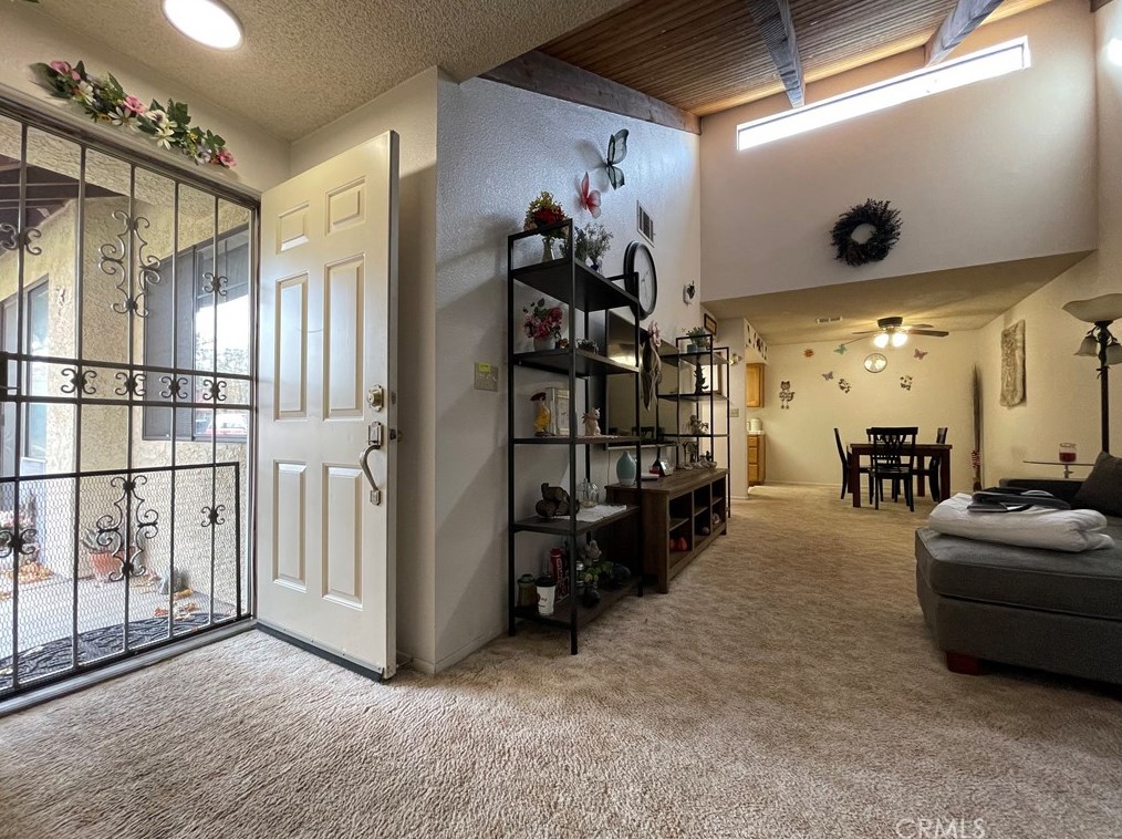 19179 Elm Dr, Apple Valley, CA 92308