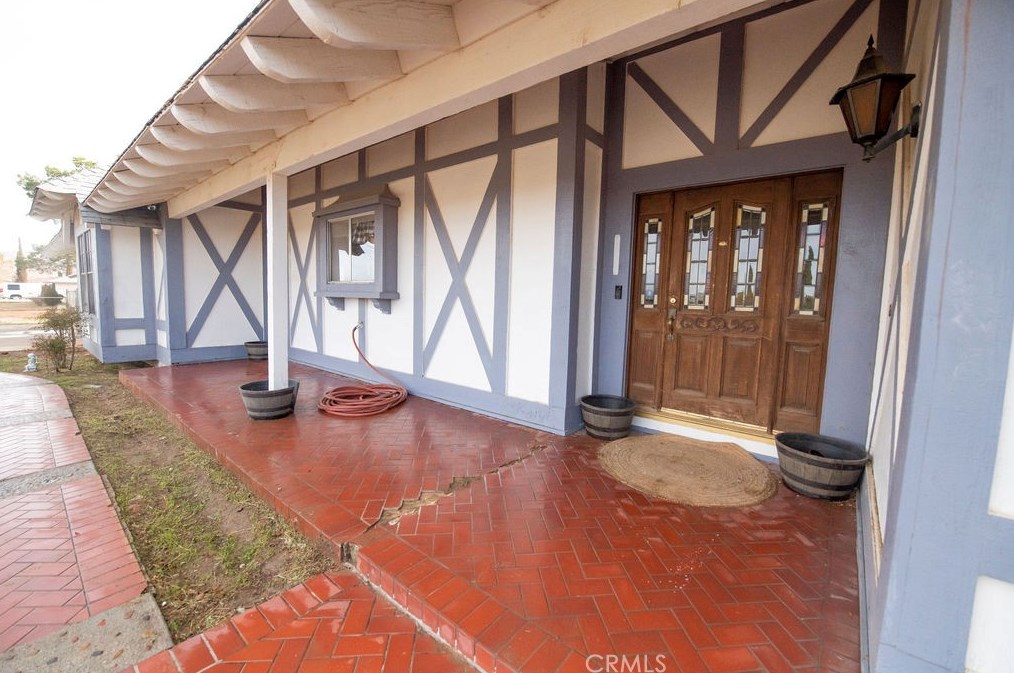 15165 Ramona Rd, Apple Valley, CA 92307-3411