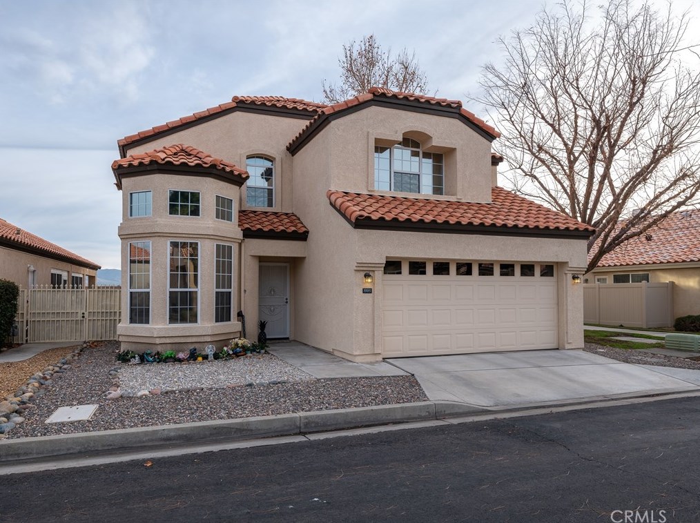 19185 Oak St, Apple Valley, CA 92308-4900