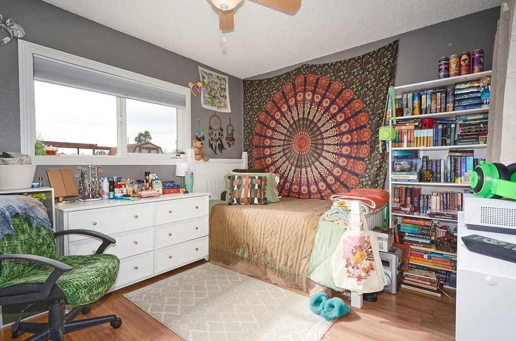 8430 10th Ave, Hesperia CA  92345-3935 exterior