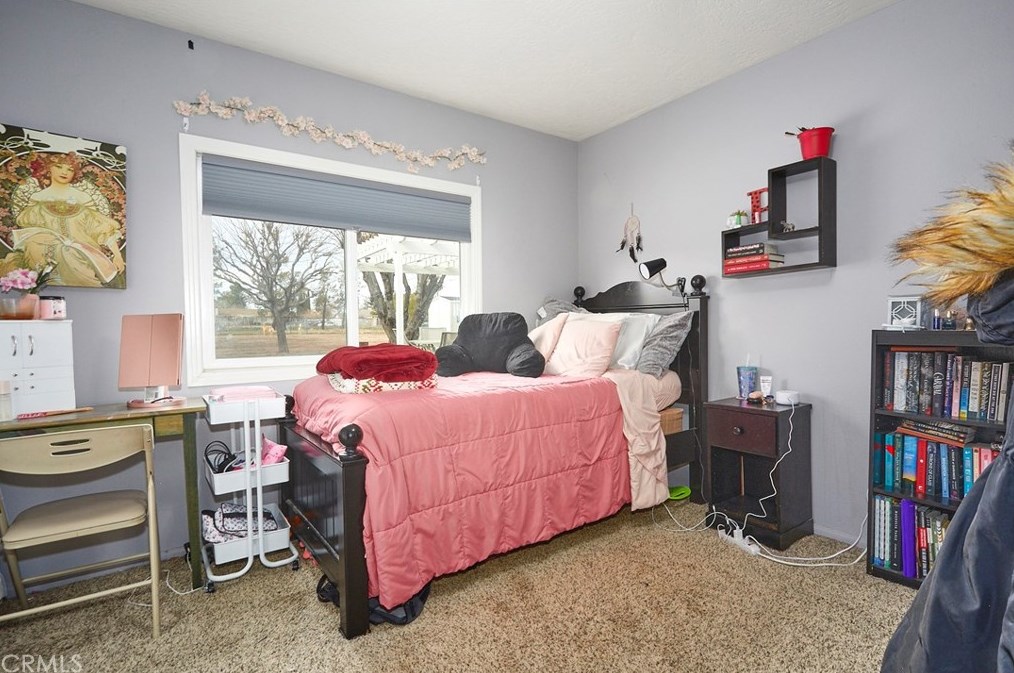 8430 10th Ave, Hesperia CA  92345-3935 exterior