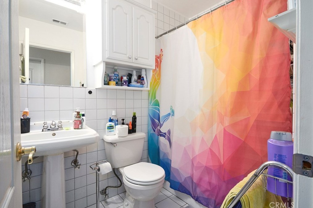 8430 10th Ave, Hesperia CA  92345-3935 exterior