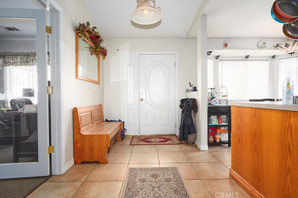 8430 10th Ave, Hesperia CA  92345-3935 exterior