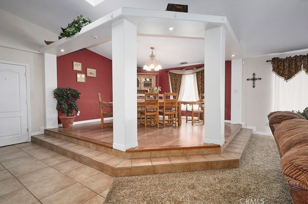 8430 10th Ave, Hesperia CA  92345-3935 exterior