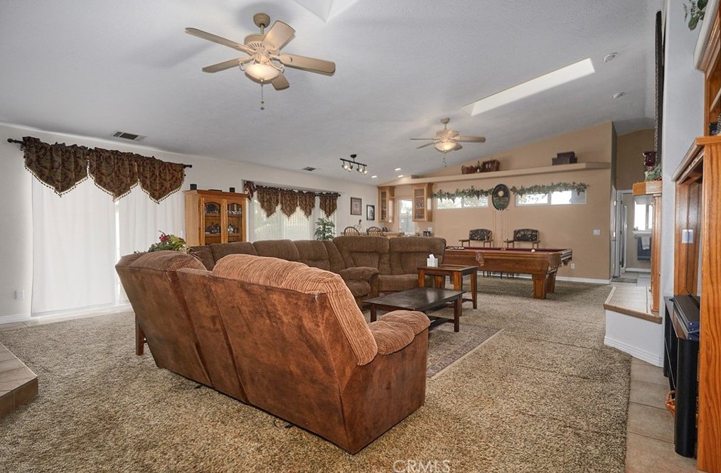 8430 10th Ave, Hesperia CA  92345-3935 exterior