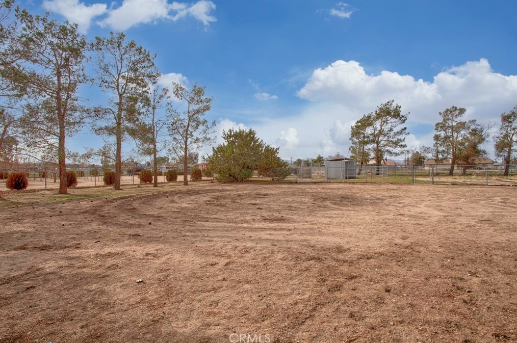 8430 10th Ave, Hesperia CA  92345-3935 exterior