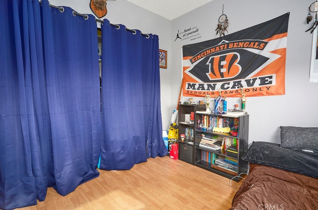 8430 10th Ave, Hesperia CA  92345-3935 exterior