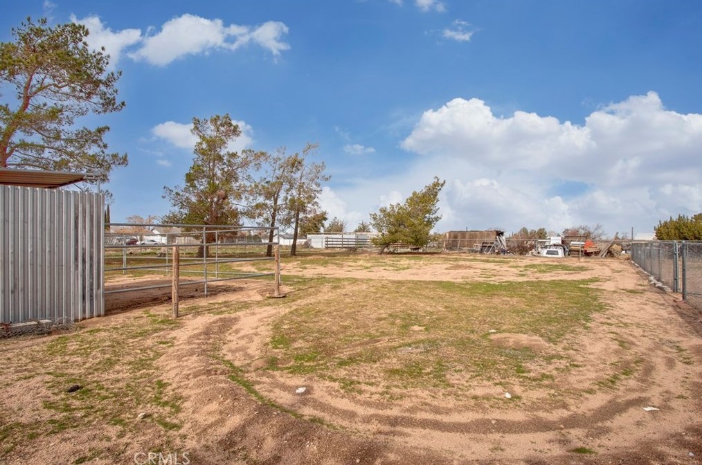 8430 10th Ave, Hesperia CA  92345-3935 exterior