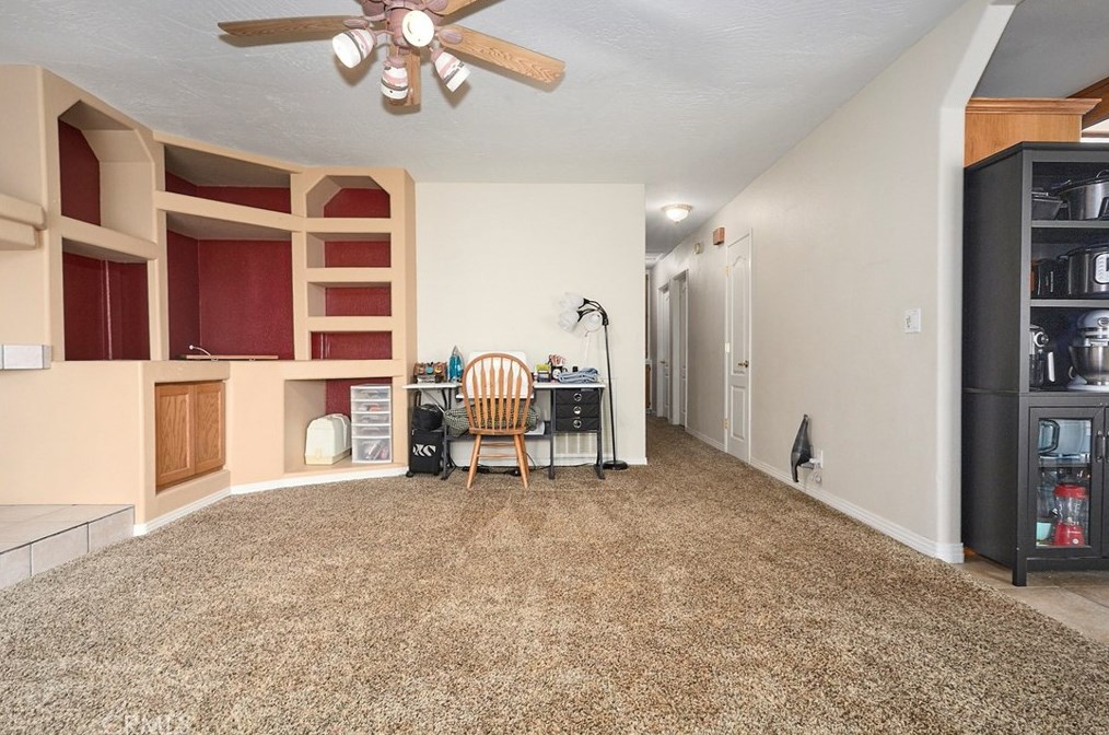 8430 10th Ave, Hesperia CA  92345-3935 exterior