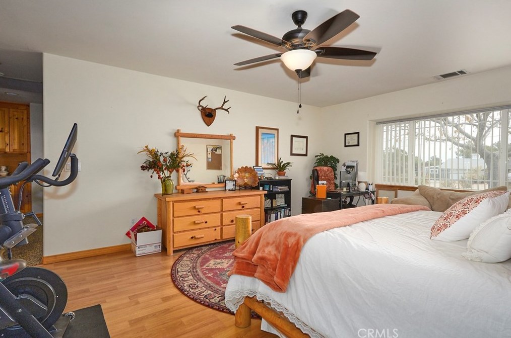 8430 10th Ave, Hesperia CA  92345-3935 exterior