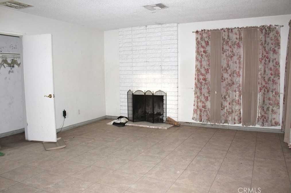 29074 Gabilan St, Barstow, CA 92311-1627