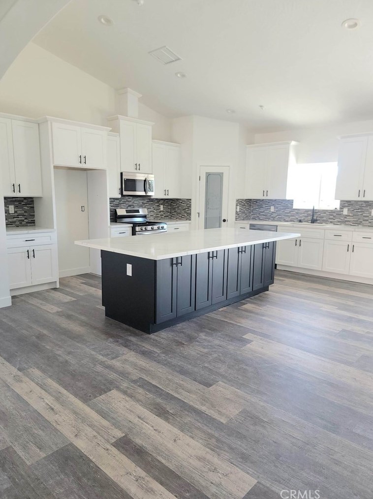 23493 Valley Crest Ter, Apple Valley, CA 92307-1165