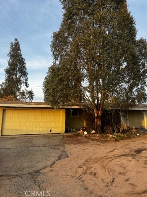 21888 Fox Ave, Apple Valley, CA 92307-4218