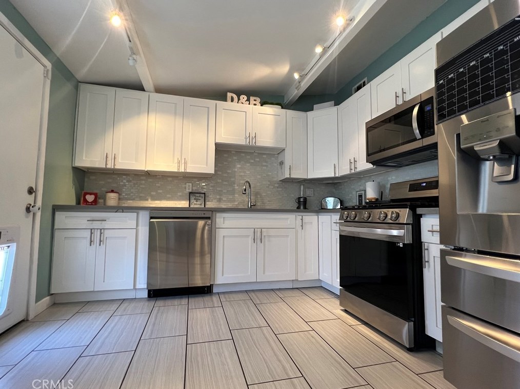 510 Muriel Dr, Barstow CA  92311-3140 exterior